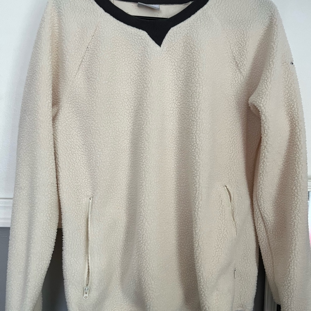Columbia sweatshirt